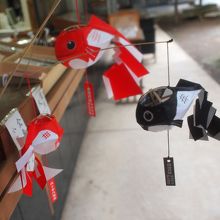 金魚のお守りや手ぬぐいなど金魚関連充実