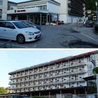 玄関がある側と、ブレッド湖に面した側のホテル外観