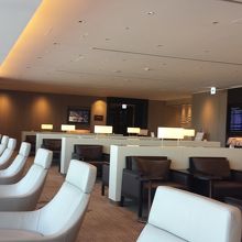 平日17時頃。ほぼ貸し切りでした。