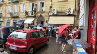 行列のできるピザ屋さん