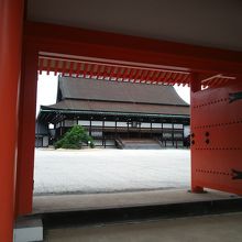 ここだけは雨が降らない？時代を感じる神聖な場所