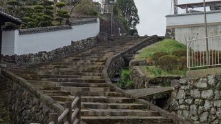 くの字カーブの坂