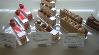 チョコレート系のケーキ