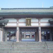 立派な社殿です