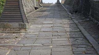 杵築城下町の象徴となっている坂