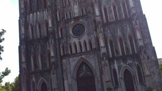 外観は予想よりもみすぼらしい