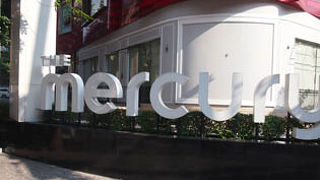 BTSチットロム駅よりスカイウォークで直結