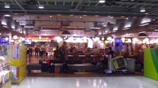 LCCターミナルのフードコート