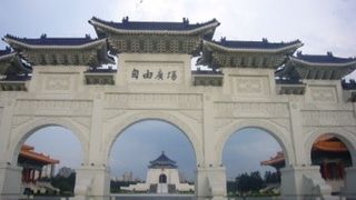 直立不動の衛兵さん