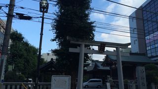 街中にあります