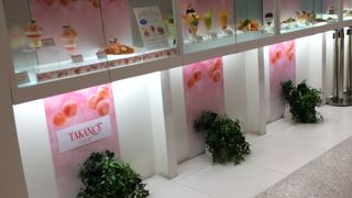 ここでは、ショッピング疲れた際に甘い物を食べたい時におすすめのお店です。