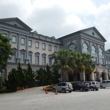 事務所や案内所があります