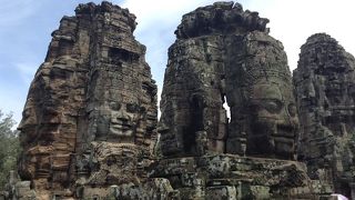 アンコールトムの中の遺跡を全部回るには、かなりの時間が必要です！