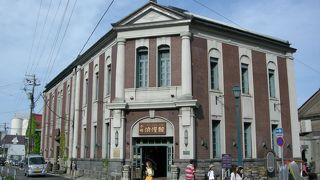 これも銀行跡です。