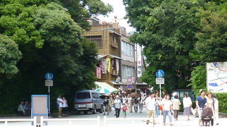 レトロな気分になって散策します