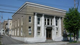 小さな銀行あと