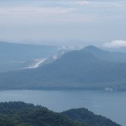 屈斜路湖や付近の山並みが楽しめます