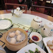 エビ餃子と腸粉