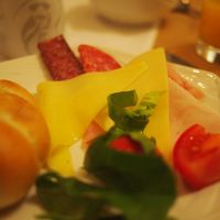 朝食。一人6EUR。前日までに要申し込み。