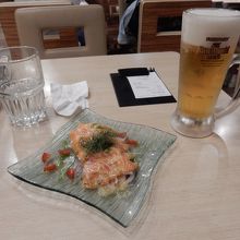 ビールと鮭のカルパッチョ