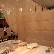 半個室のイメージ(カーテンで仕切られている)