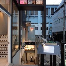 神南坂フレームのメインの入口とは別です