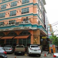 脇からレセプションに入ります