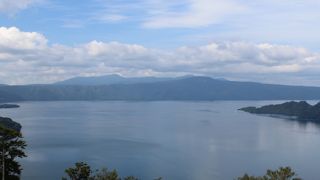 十和田湖を一望