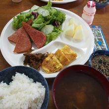 朝ごはん　玉子焼きの隠し味は梅干し