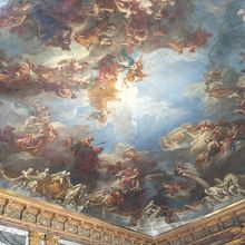 天井までも芸術作品