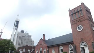 お洒落な通り「徳寿宮トルダムキル(石垣道)」にある韓国初のメソジスト教会