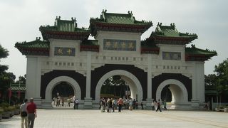 衛兵交代式が見られます