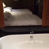 バスタブからベッドルーム丸見え