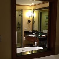 部屋からバスタブ丸見え