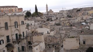 洞窟での暮らしを再現