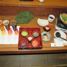 ４種地ビールと４色餅とはっと鍋