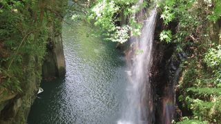 日本の滝百選の一つ・・・