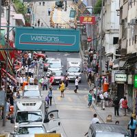 ホテルすぐ横。こんな下町です