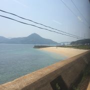 本島と島をつなぐ重要な橋