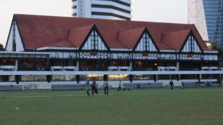 庶民は入れない社交場