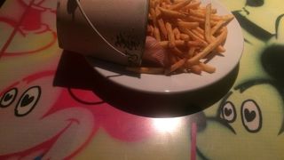 Buggyさんアートに囲まれて