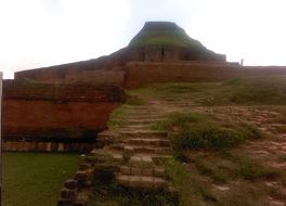 パハルプールの仏教寺院遺跡群