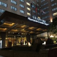 ホテルエントランス