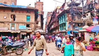 震災後も活気がある広場