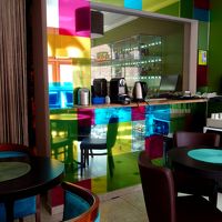 1階のカフェ、セルフで作れます。