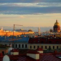 遠くにはイサク聖堂も見えます。