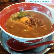 生卵トッピングは必須ですね