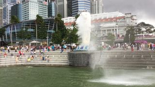 シンガポールといえばマーライオン