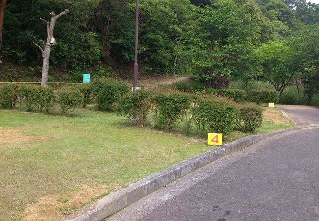 森と湖畔の公園オートキャンプ場