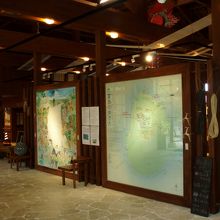 テーマごとに展示が別れています